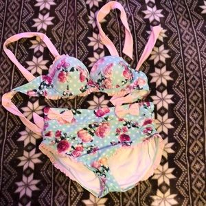 Hot Topic floral retro bikini. Top SM. Bottom MD.